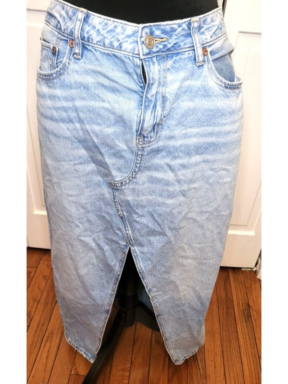 American Eagle Low Rise Maxi Denim Skirt Light Wash Slit 10 Y2K Boho Grunge 00s